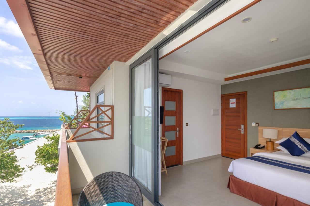 Ayala Oceanview Maldives Hotel Gulhi Exterior foto