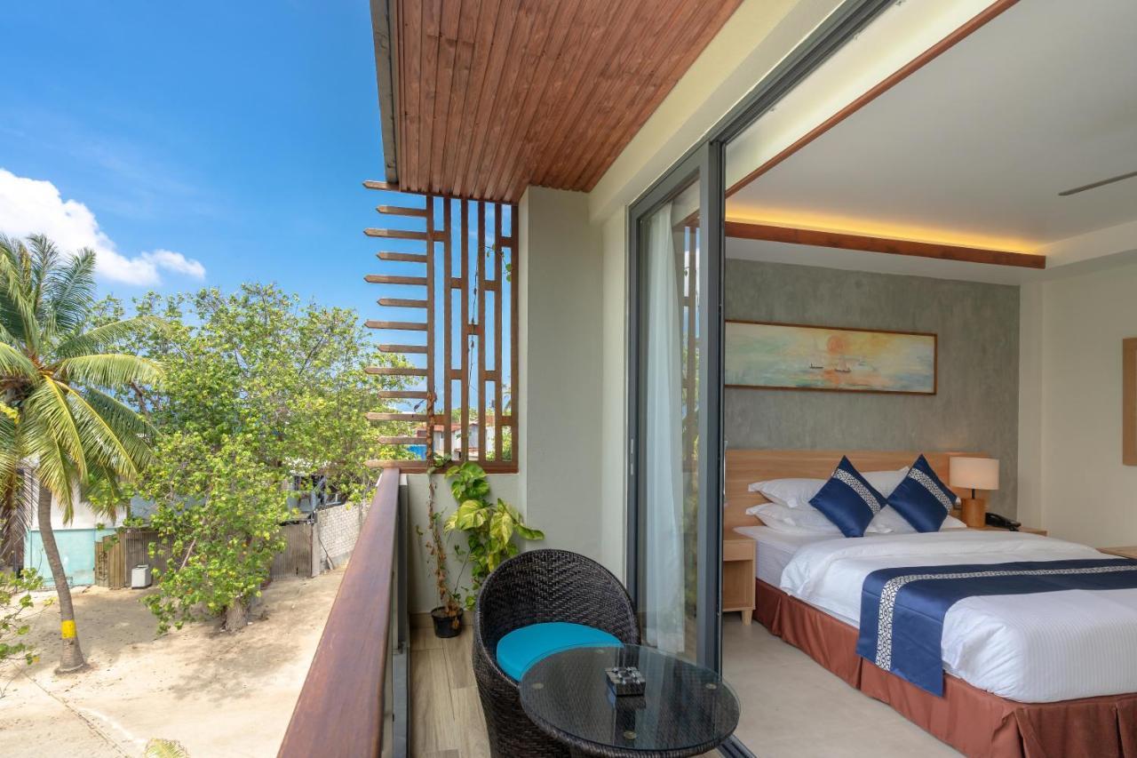 Ayala Oceanview Maldives Hotel Gulhi Exterior foto