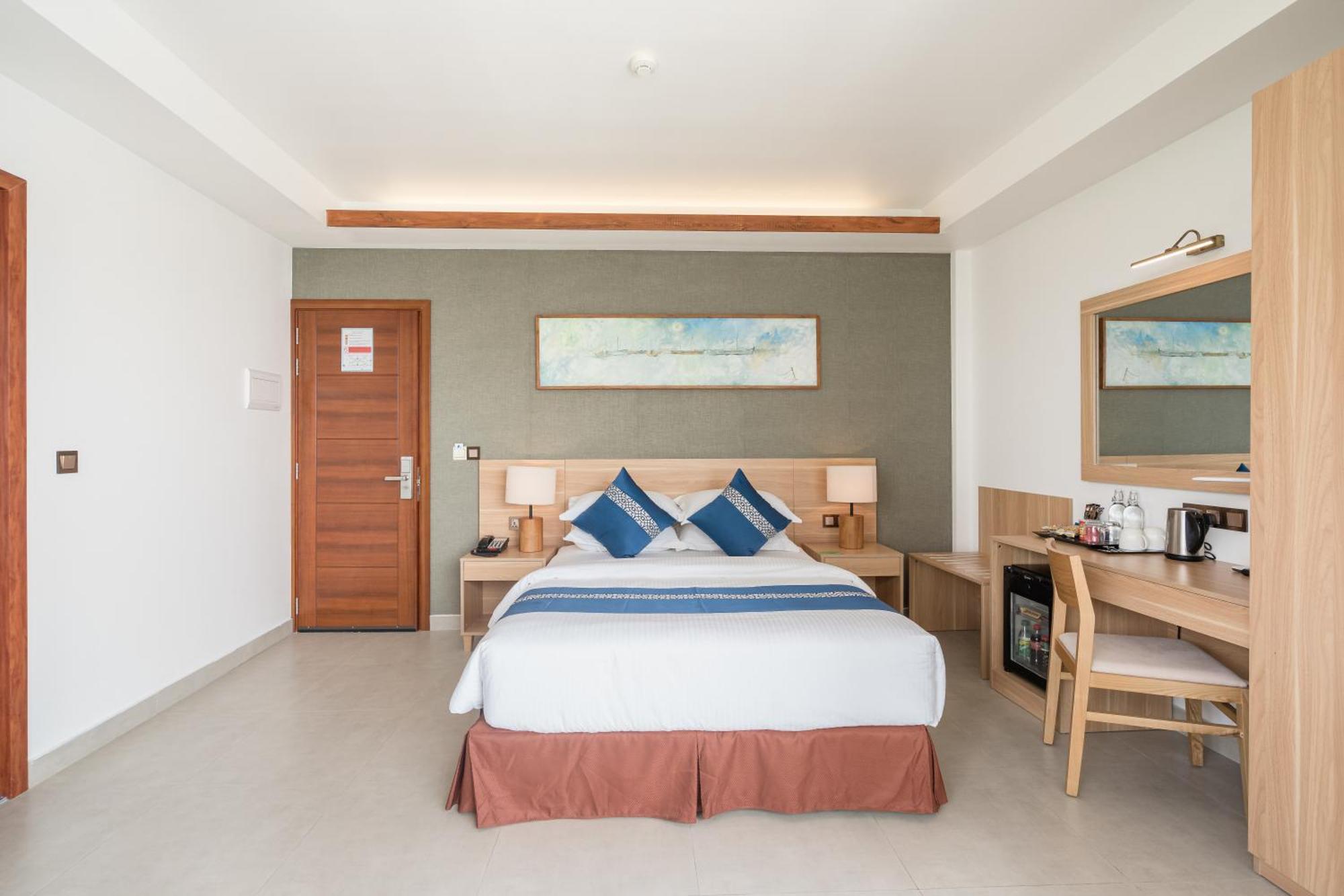 Ayala Oceanview Maldives Hotel Gulhi Exterior foto