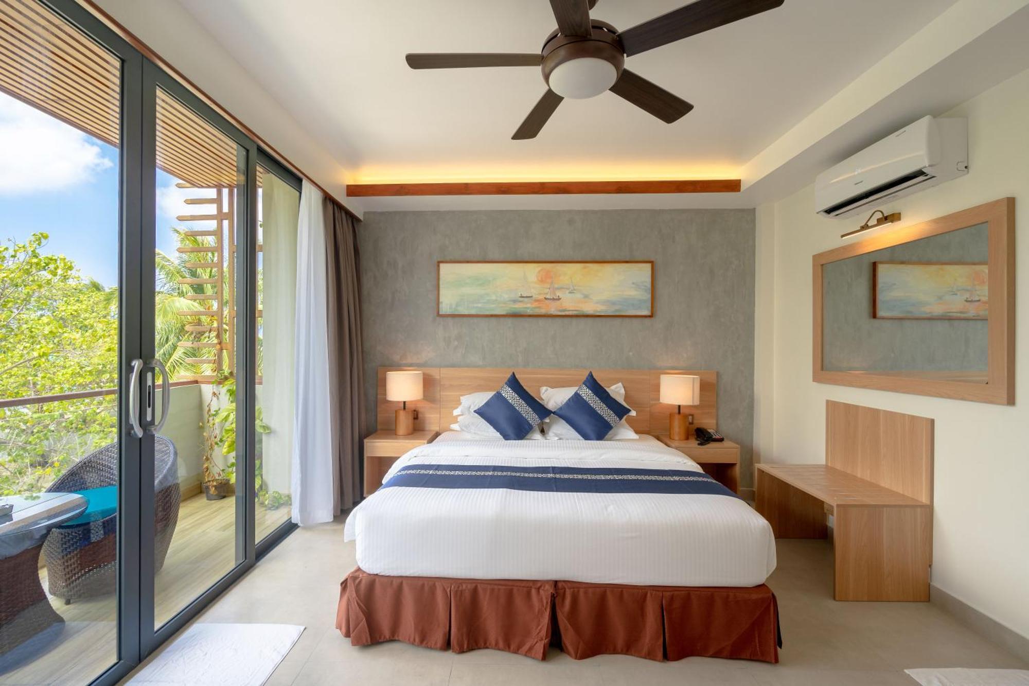 Ayala Oceanview Maldives Hotel Gulhi Exterior foto