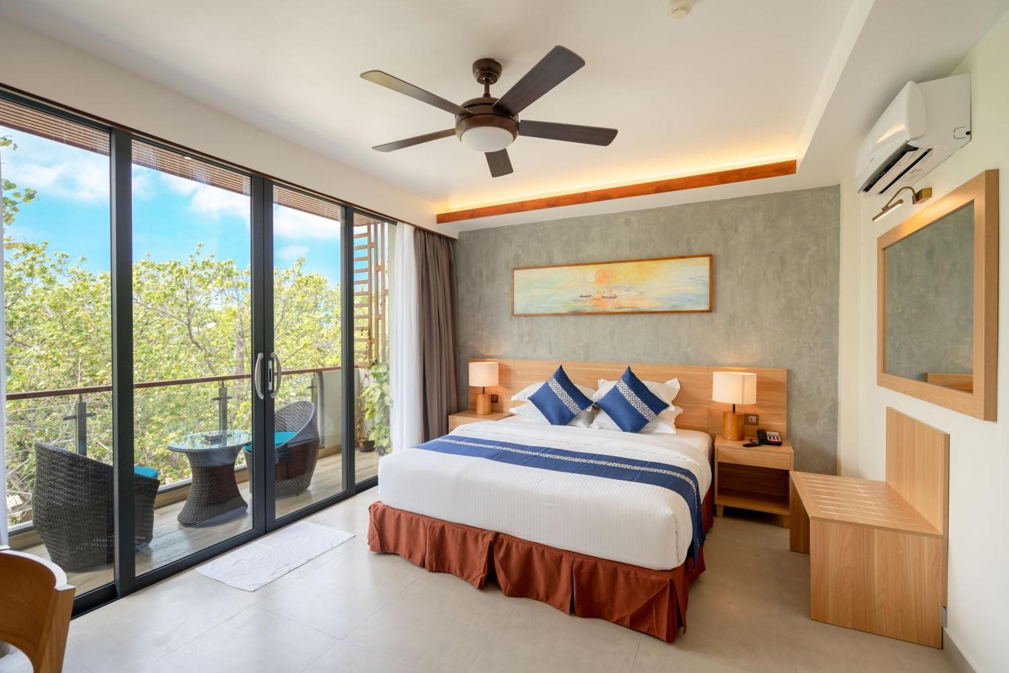 Ayala Oceanview Maldives Hotel Gulhi Exterior foto