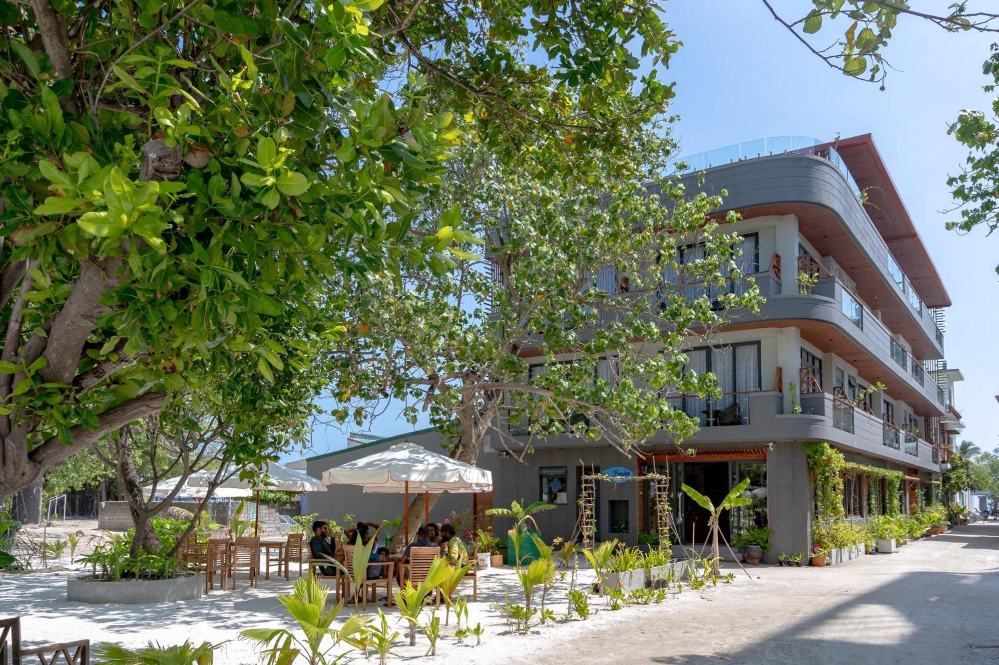 Ayala Oceanview Maldives Hotel Gulhi Exterior foto